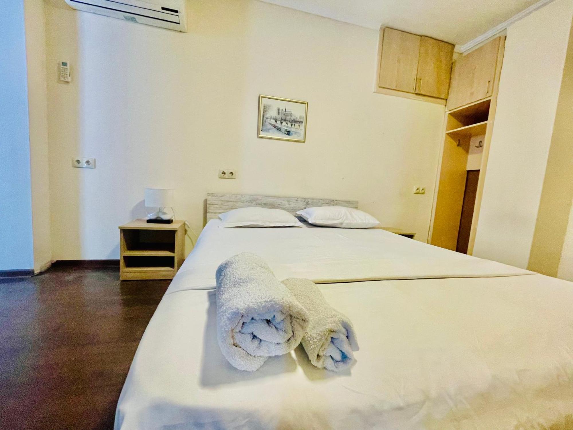 Bon Voyage Hostel Tbilisi Exterior photo