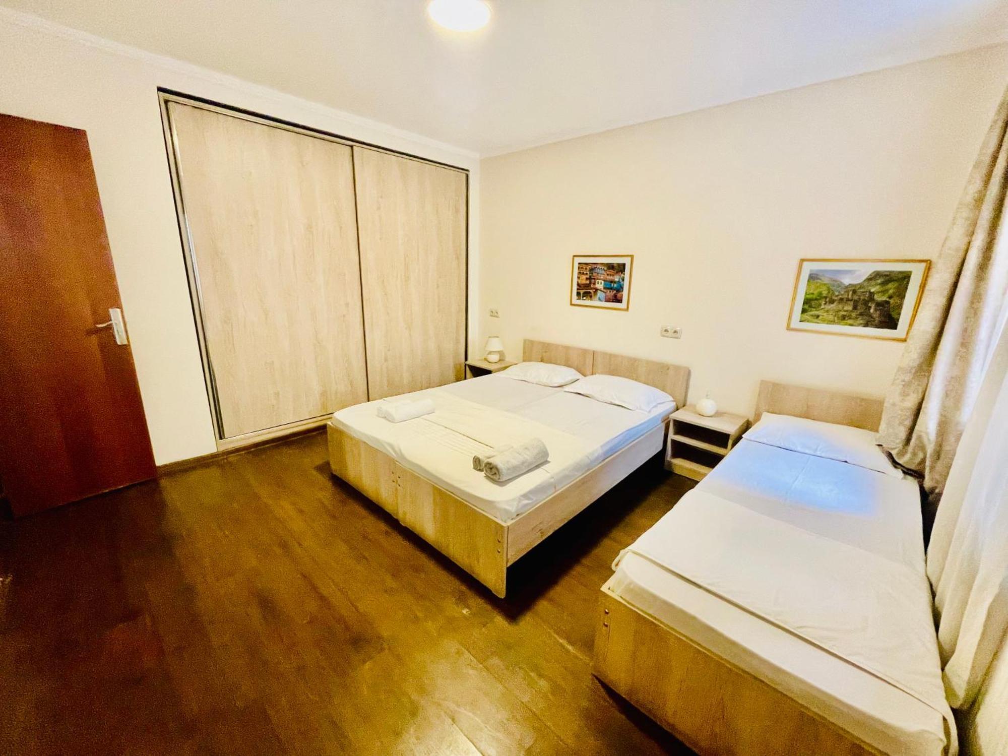 Bon Voyage Hostel Tbilisi Exterior photo