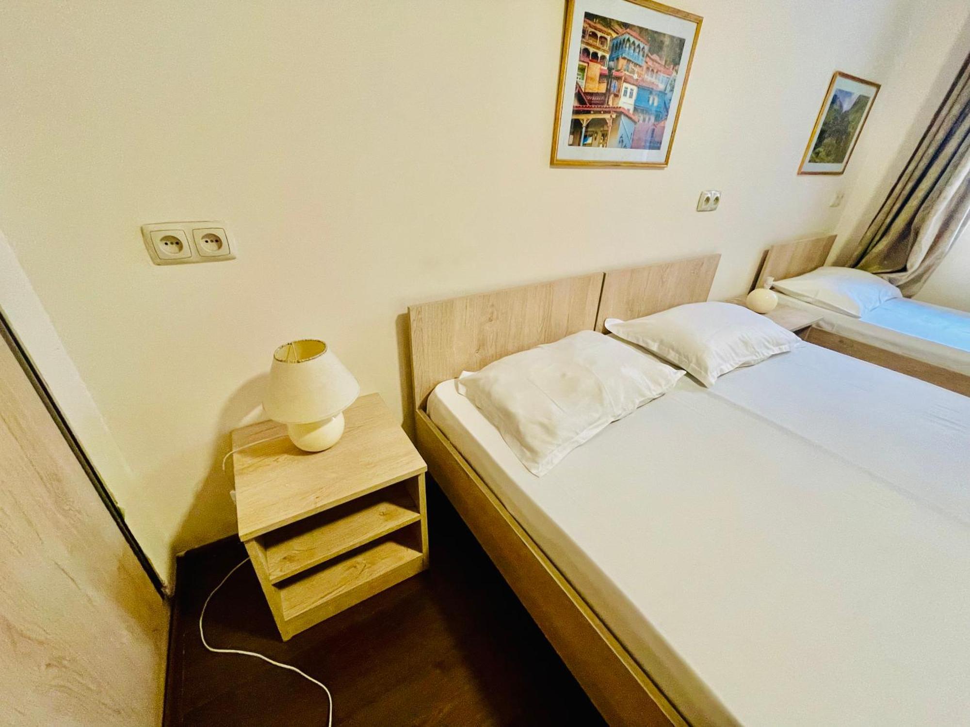 Bon Voyage Hostel Tbilisi Exterior photo