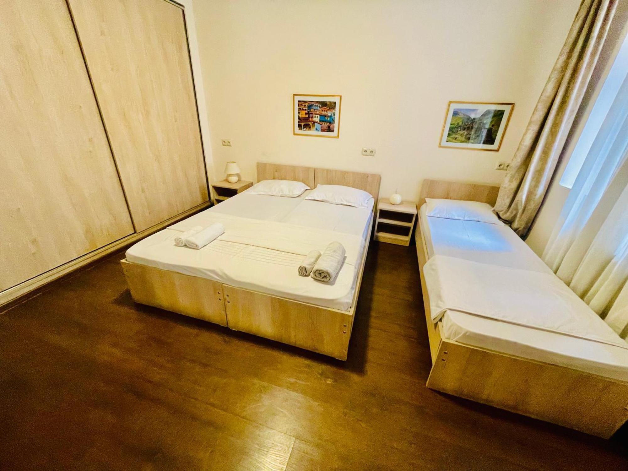 Bon Voyage Hostel Tbilisi Exterior photo