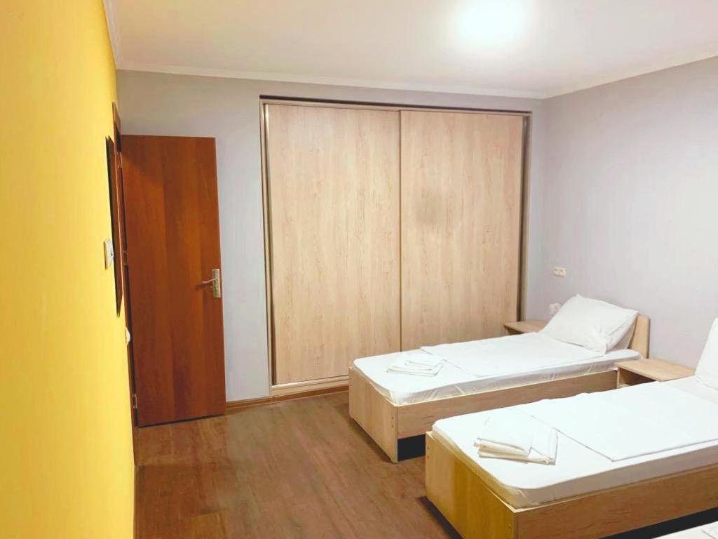 Bon Voyage Hostel Tbilisi Exterior photo